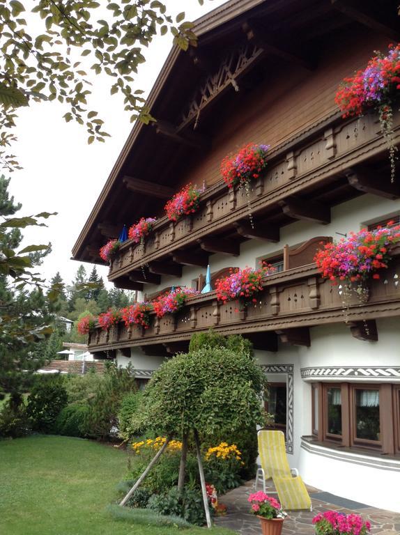 Hotel Garni Almhof Зеефельд в Тироле Экстерьер фото